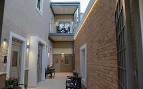 Uni Island - City Center Suites